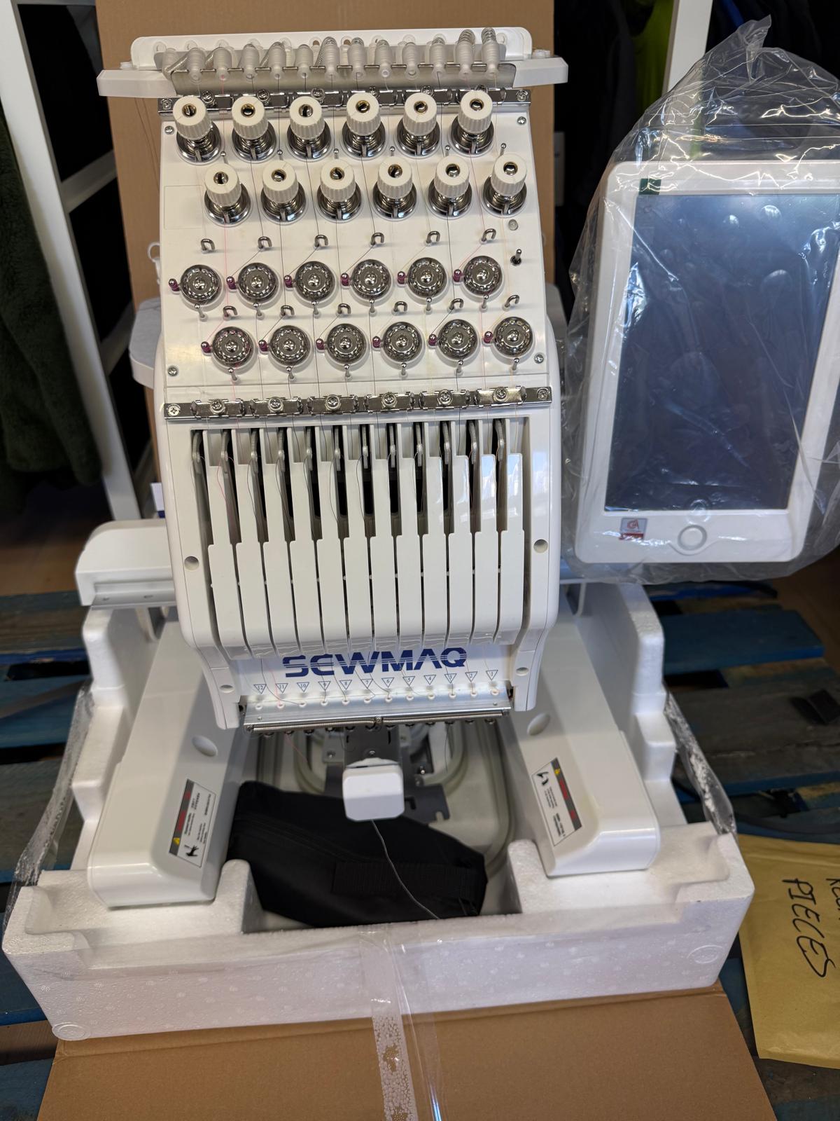 Industriestickmaschine nah